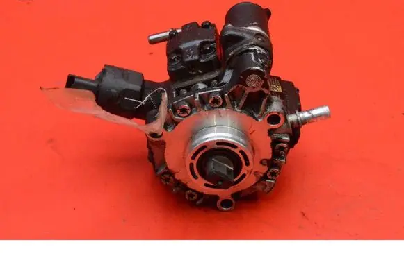 Ford Focus C-MAX Fuel injection high pressure pump 9658193980