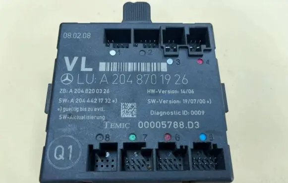 Mercedes-Benz C W204 Door control unit/module A2048701926 A2044421732
