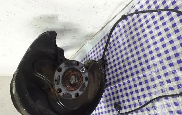 Audi A4 S4 B7 8E 8H Rear wheel hub
