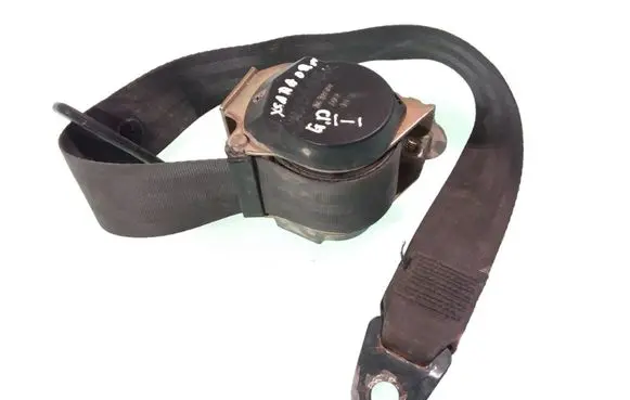 Rear seatbelt