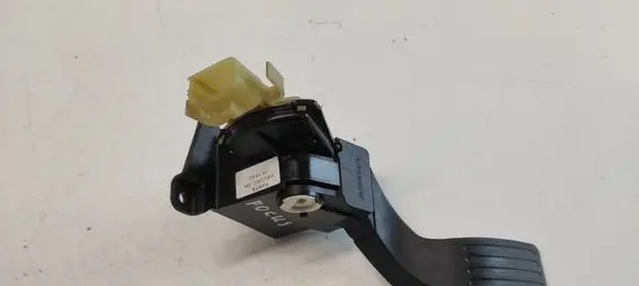 Ford Focus Accelerator throttle pedal 19102002CSH14 2M519F836AC