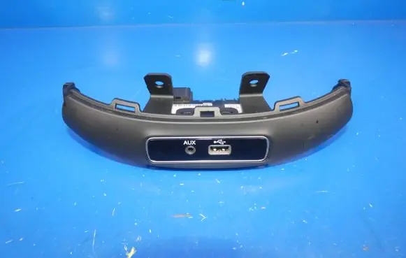 Fiat 500X USB socket connector 735650649 3270 0020010033
