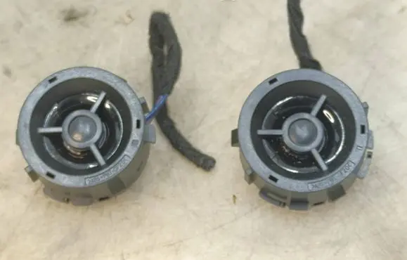 Opel Corsa F Front door high frequency speaker 9809351180