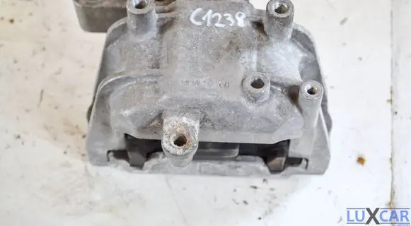 Volkswagen Eos Engine mount bracket 1K0199262