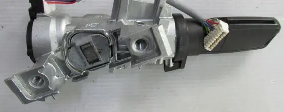 Volkswagen Golf Sportsvan Ignition lock