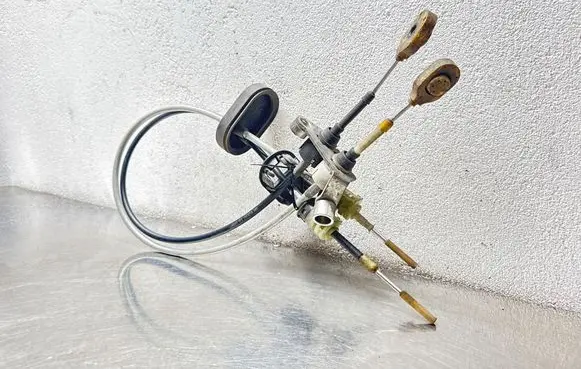 Opel Vectra C Gear shift cable linkage 9126567