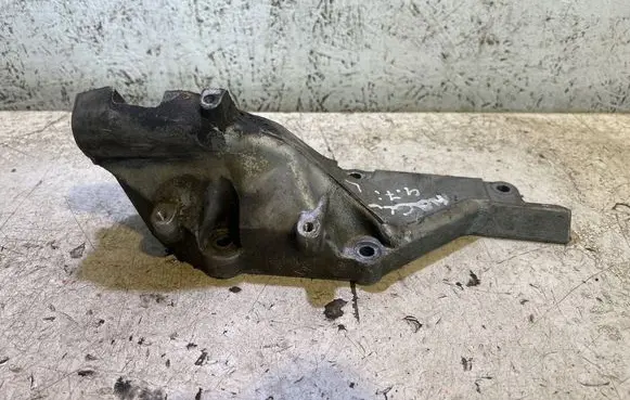 Mercedes-Benz GL X166 Engine mounting bracket A2782236704 7033