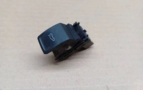 Volkswagen PASSAT B8 Tailgate opening switch 3G0959831