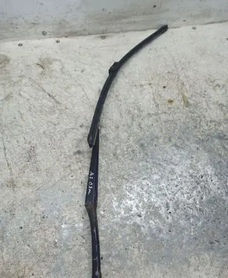 Audi A3 S3 8P Front wiper blade arm