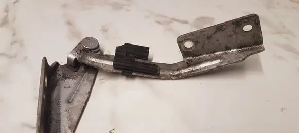 Ford Focus Engine bonnet/hood hinges XS4116801AF