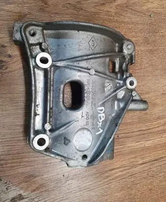 Nissan Navara D23 A/C compressor mount bracket 926140604R