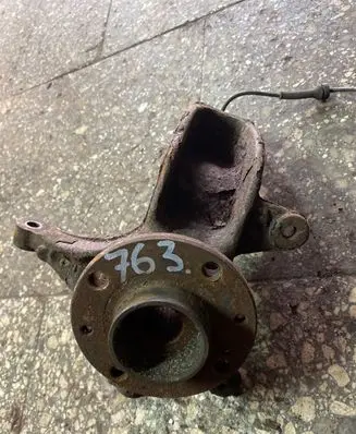 Renault Scenic II - Grand scenic II Front wheel hub