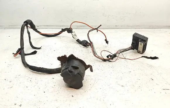 Opel Zafira B Tow bar trailer control unit/module 24453850 5DS00879800