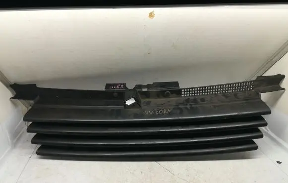 Volkswagen Polo IV 9N3 Front bumper upper radiator grill 47269