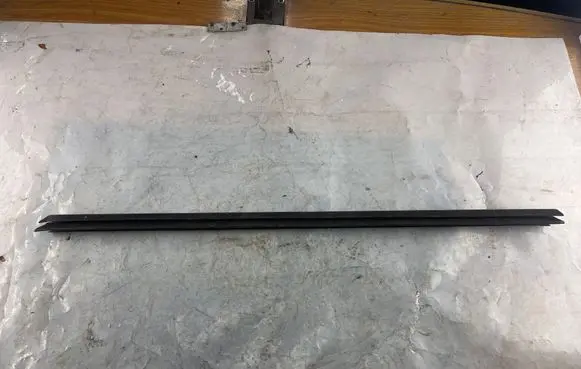 Ford Focus Rubber seal front door window/glass 