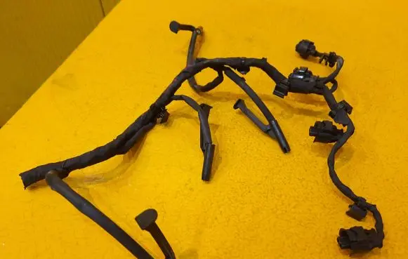 Mercedes-Benz A W177 Fuel injector wires 