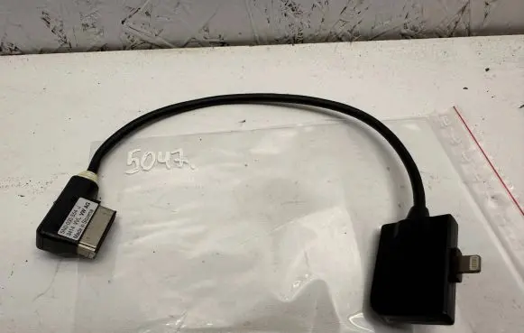 Volkswagen PASSAT B7 USB socket connector 5N0035554J 2414