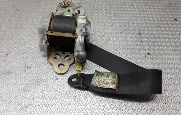Toyota Corolla E120 E130 Front seatbelt E40431086