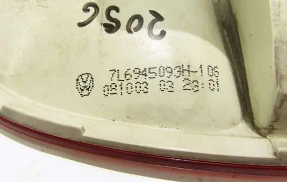 Volkswagen Touareg I Tailgate rear/tail lights 7L6945093H