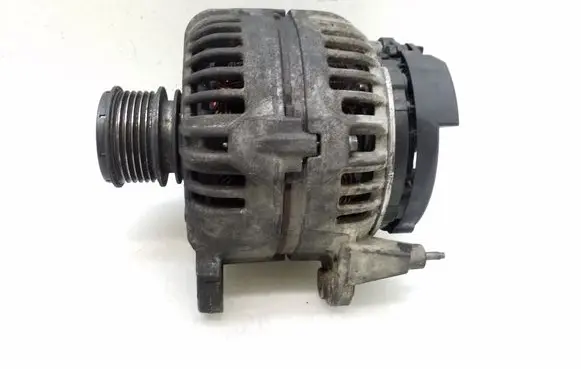 Volkswagen Tiguan Generator/alternator 06F903023F