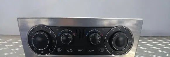 Mercedes-Benz C W203 Climate control unit A2038303085 9140010525 E247021