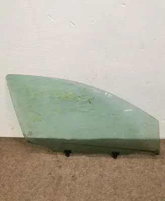 Nissan Qashqai Front door window glass four-door