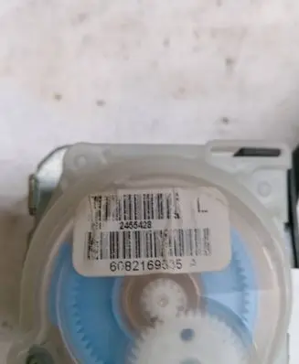 Jeep Grand Cherokee Rear seatbelt 5ME41DX9AA