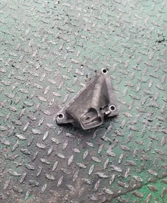 BMW 5 E60 E61 Engine mounting bracket 6761149 11960211