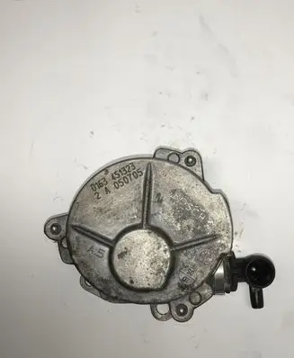 Suzuki Grand Vitara II Vacuum pump D163451323 2A050705
