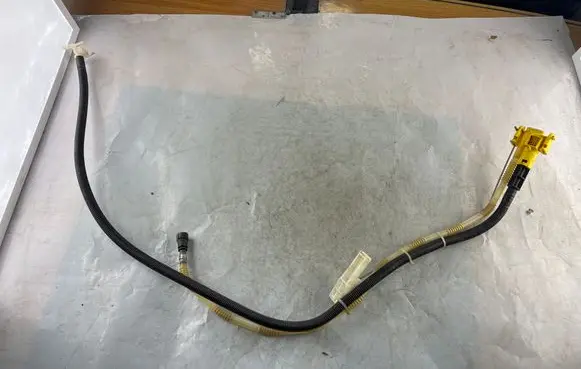 Audi A8 S8 D3 4E Fuel line pipe 3D0919715D 229020007003