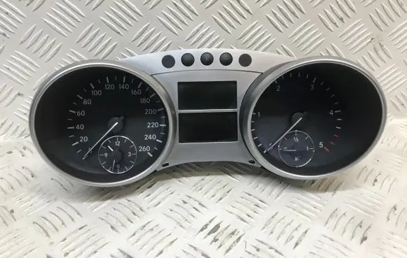 Mercedes-Benz R W251 Speedometer (instrument cluster) A2514405211