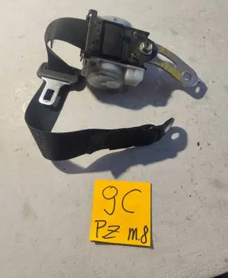 Toyota Avensis T250 Rear seatbelt 28472823