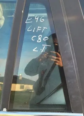 BMW 3 E46 Sliding door window/glass 