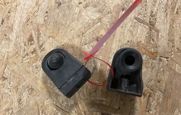 Peugeot 307 Radiator mount bracket