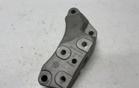 Gearbox mounting bracket