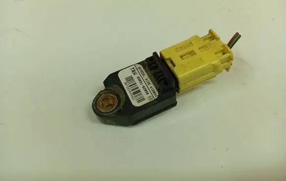 Toyota Corolla E120 E130 Airbag deployment crash/impact sensor 8983102050