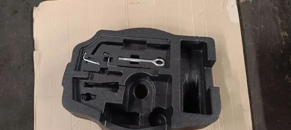 Maserati Ghibli Tool set 670031459