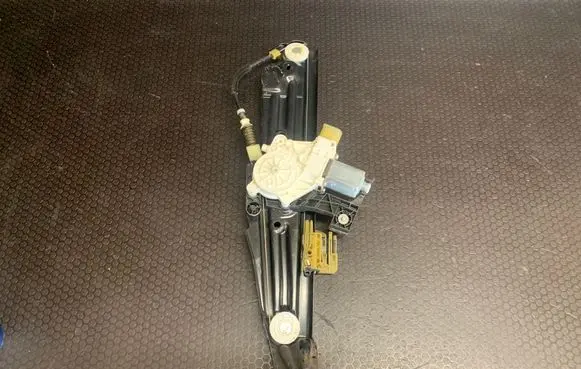 BMW 7 F01 F02 F03 F04 Rear door window regulator motor 0130822514
