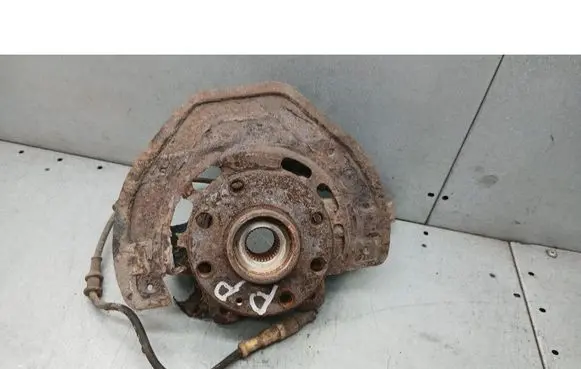 Opel Vectra B Front wheel hub