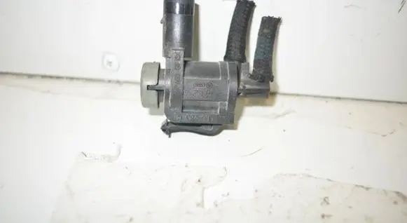 Skoda Superb B5 (3U) Turbo solenoid valve 1J0906283C