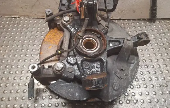 Citroen C4 II Picasso Front wheel hub spindle knuckle S14765873 1647857080