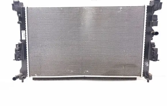 Renault Megane E-Tech Coolant radiator 214105MZ0A 2110240772 2110240