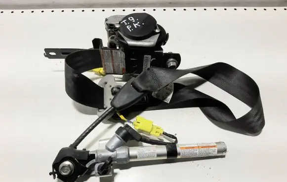 Honda FR-V Front seatbelt