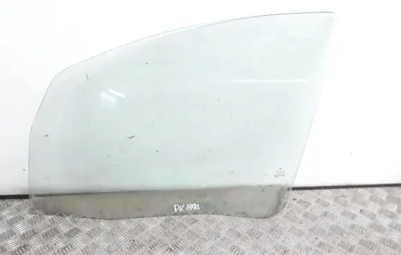 Mitsubishi Colt Front door window glass four-door 43R00048