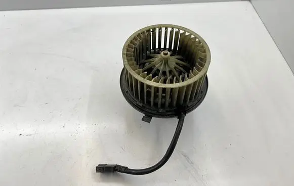 Volkswagen PASSAT B4 Heater fan/blower 357819021 BA380 LG73A3049900