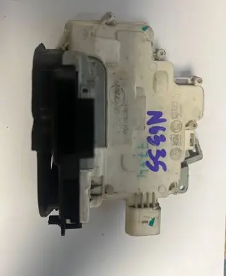 Audi A8 S8 D3 4E Front door lock 4f1837016