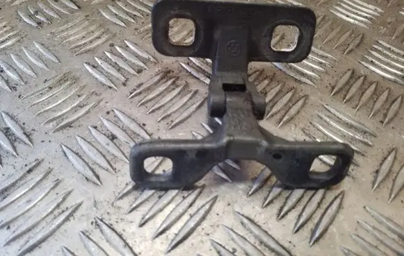 BMW X5 E53 Tailgate/trunk/boot hinge 8247667