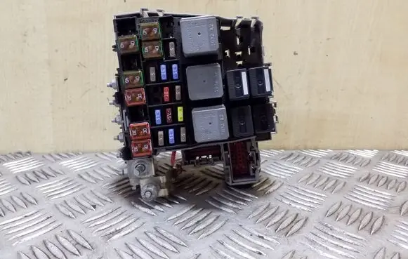 Ford Mondeo MK IV Fuse module
