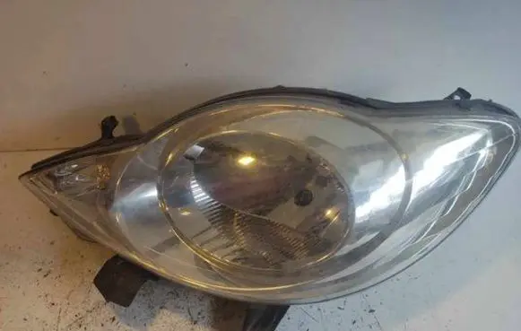 Peugeot 107 Headlight/headlamp 811500H030 89032403 17502A011