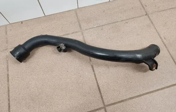 Nissan Note (E11) Intercooler hose/pipe 